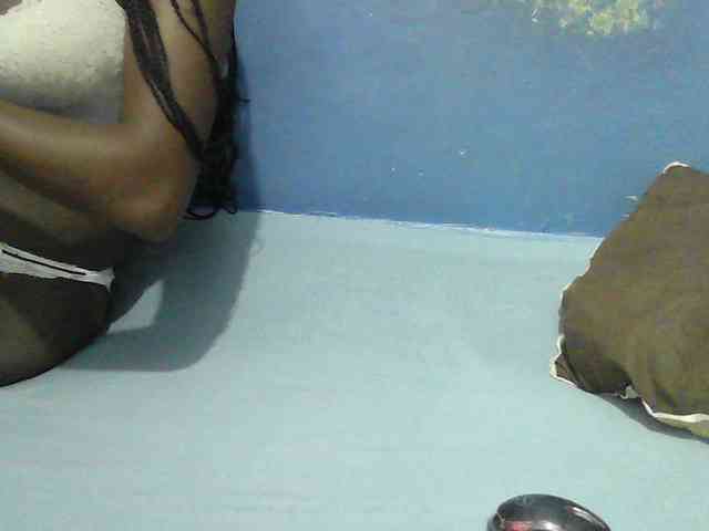Mystiq-Ella webcam