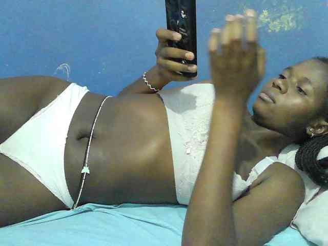 Mystiq-Ella webcam
