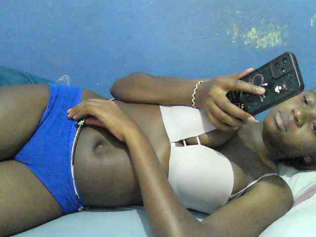 Mystiq-Ella webcam