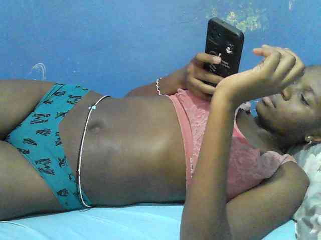 Mystiq-Ella webcam