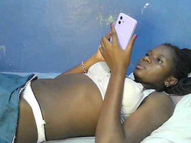 Mystiq-Ella webcam