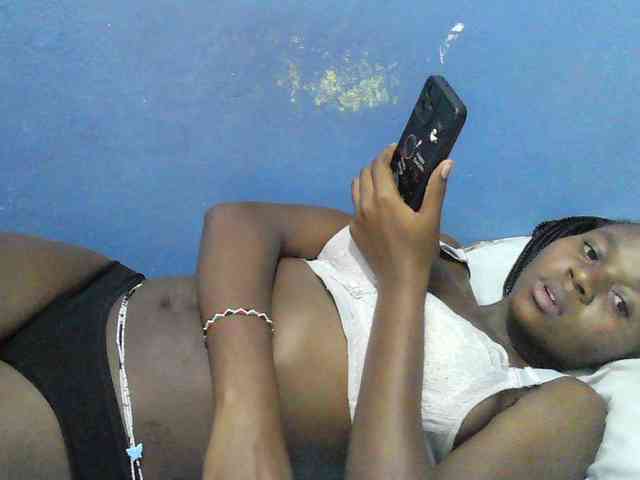Mystiq-Ella webcam