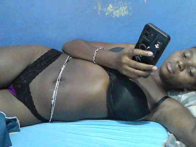 Mystiq-Ella webcam