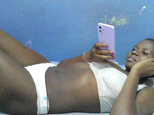 Mystiq-Ella webcam