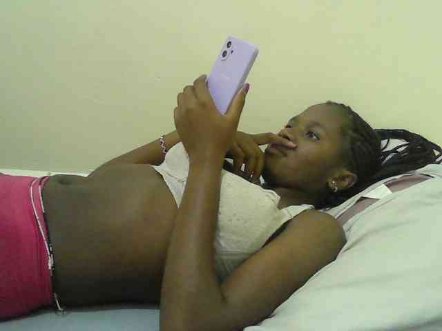 Mystiq-Ella webcam