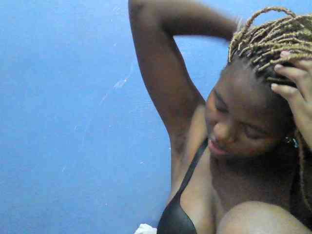 Mystiq-Ella webcam