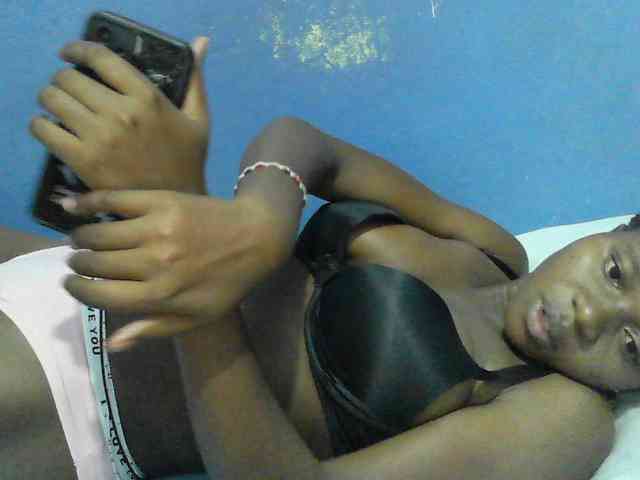 Mystiq-Ella webcam