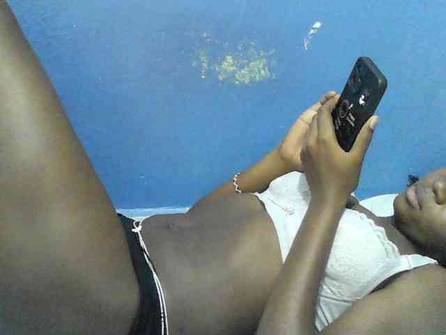 Mystiq-Ella webcam