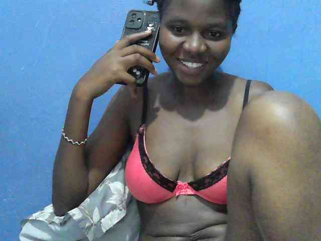 Mystiq-Ella webcam