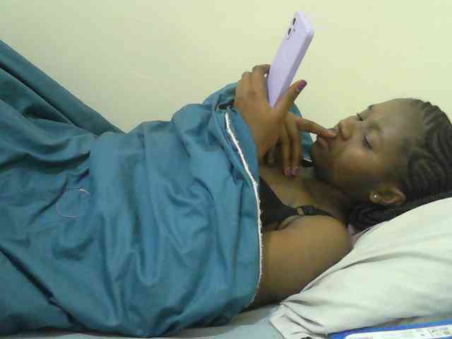Mystiq-Ella webcam