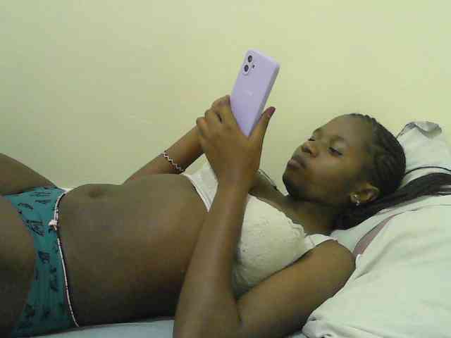 Mystiq-Ella webcam