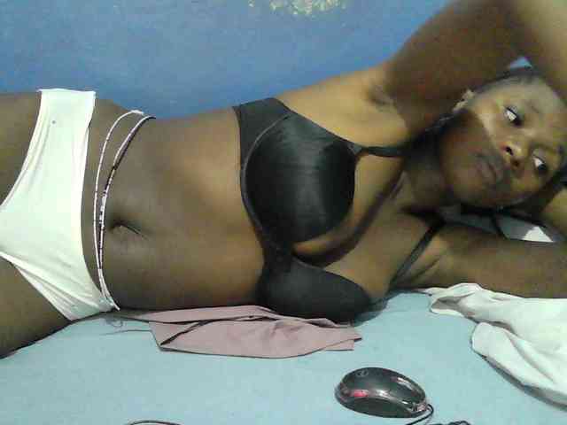 Mystiq-Ella webcam