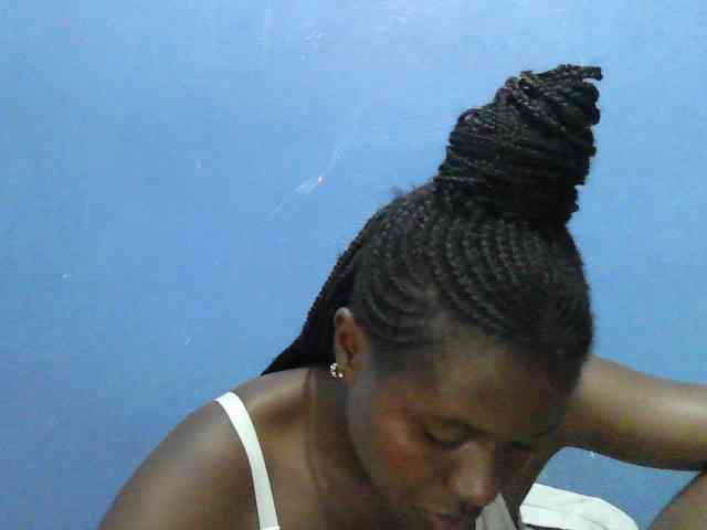 Mystiq-Ella webcam