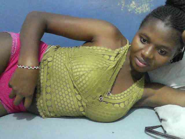 Mystiq-Ella webcam