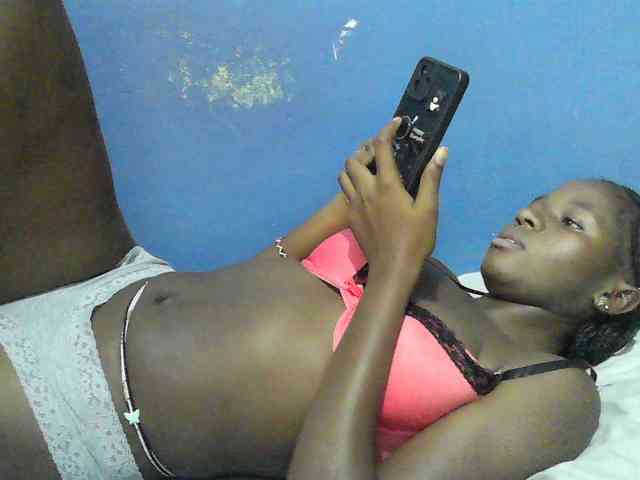 Mystiq-Ella webcam
