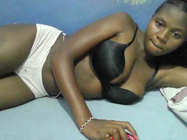 Mystiq-Ella webcam