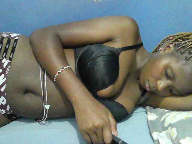 Mystiq-Ella webcam