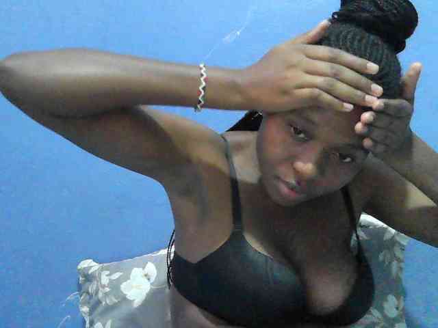 Mystiq-Ella webcam