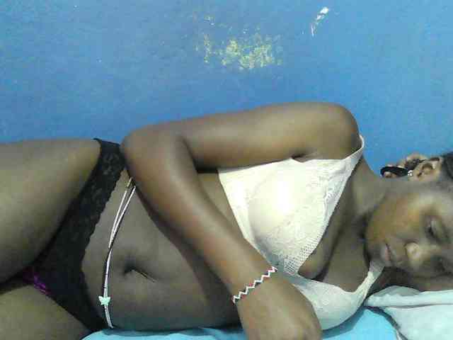 Mystiq-Ella webcam