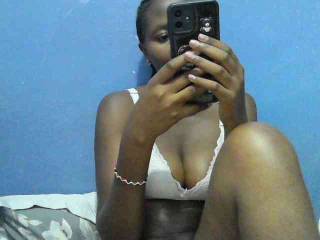 Mystiq-Ella webcam