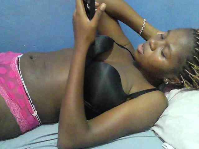 Mystiq-Ella webcam