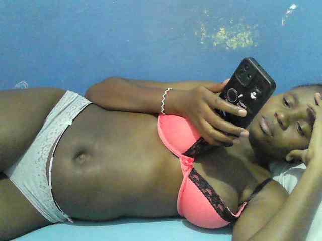Mystiq-Ella webcam