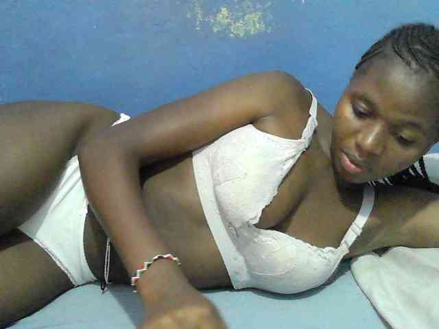 Mystiq-Ella webcam