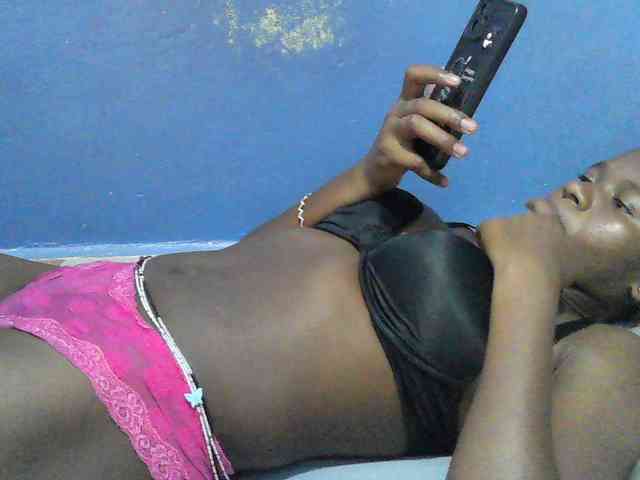 Mystiq-Ella webcam