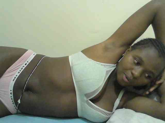 Mystiq-Ella webcam