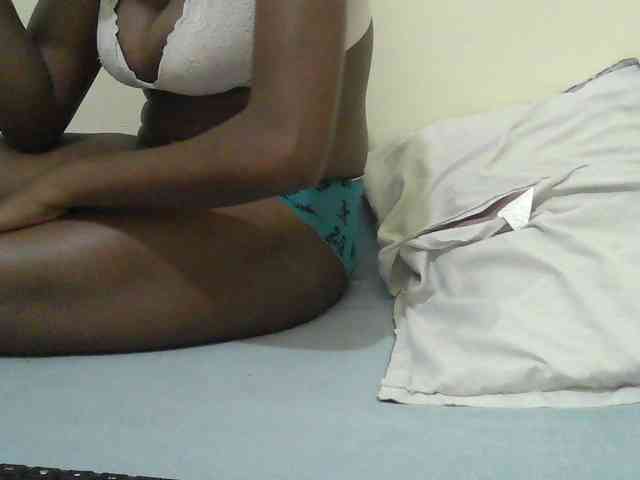 Mystiq-Ella webcam