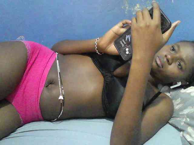 Mystiq-Ella webcam