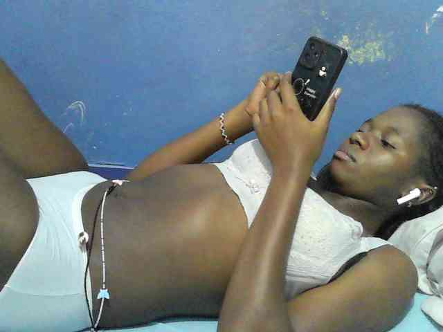 Mystiq-Ella webcam