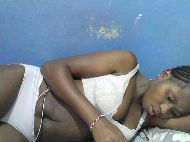 Mystiq-Ella webcam