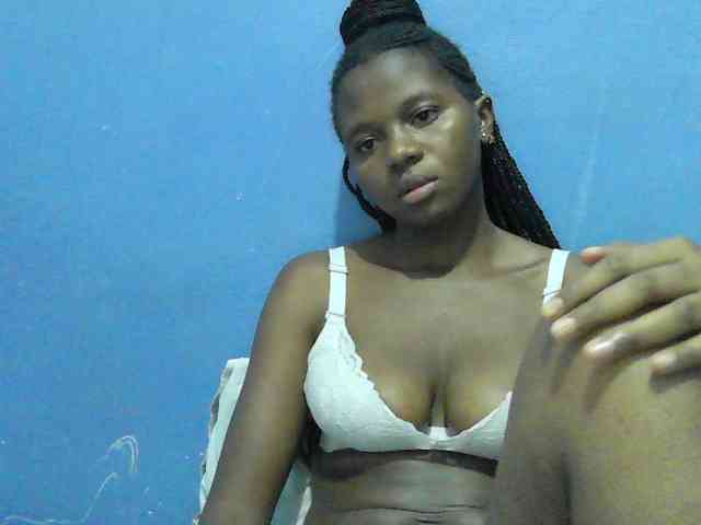 Mystiq-Ella webcam