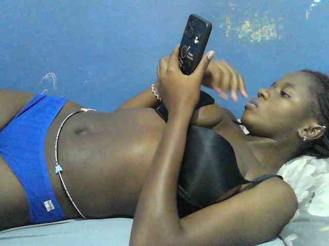 Mystiq-Ella webcam