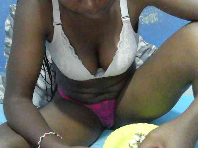 Mystiq-Ella webcam