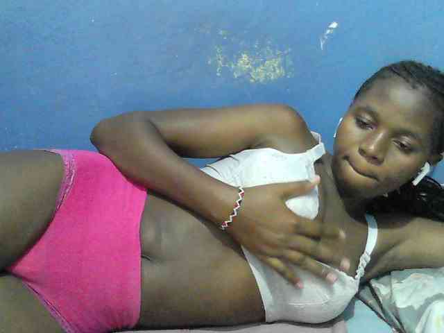 Mystiq-Ella webcam
