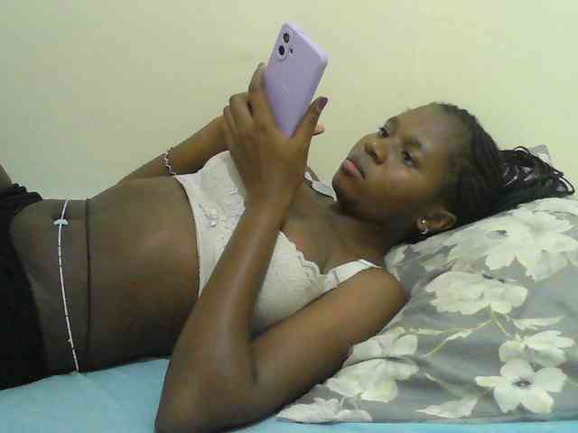 Mystiq-Ella webcam