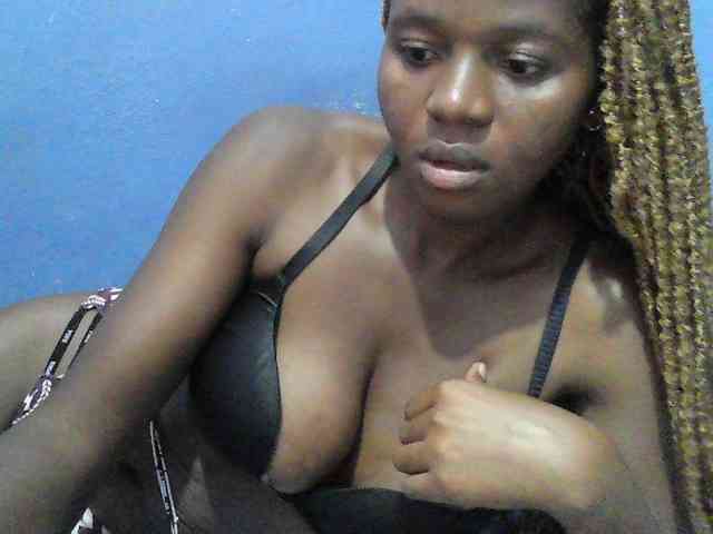 Mystiq-Ella webcam