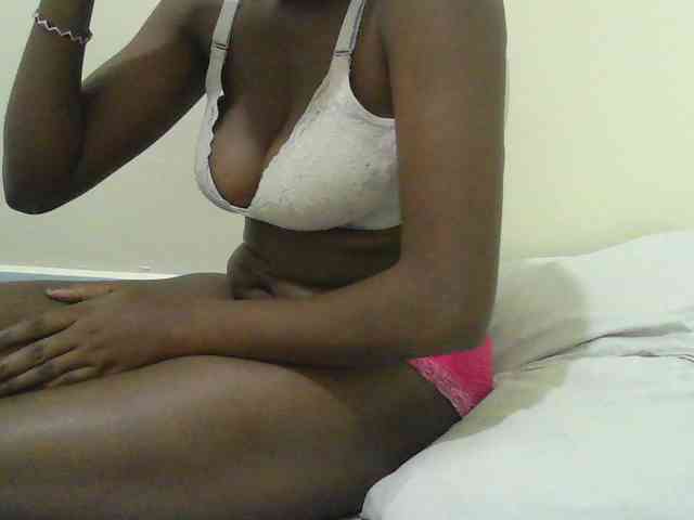 Mystiq-Ella webcam