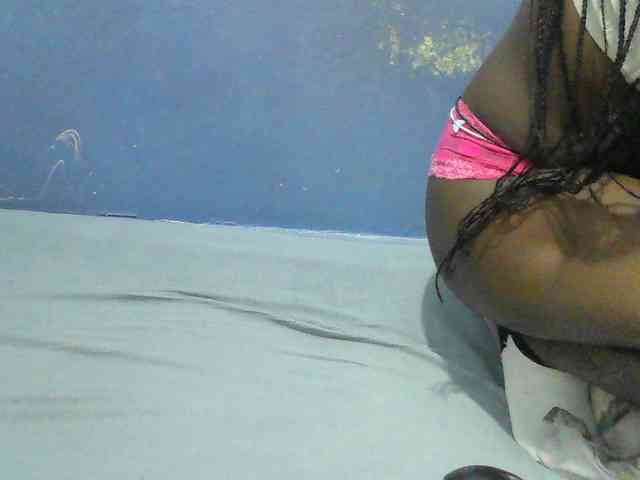 Mystiq-Ella webcam