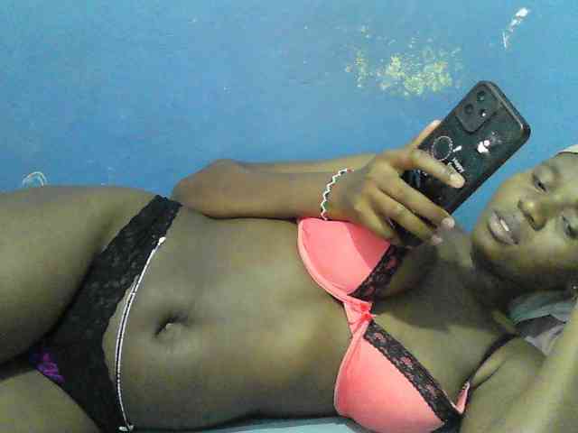 Mystiq-Ella webcam