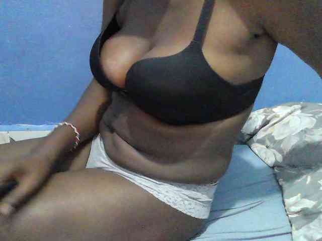 Mystiq-Ella webcam