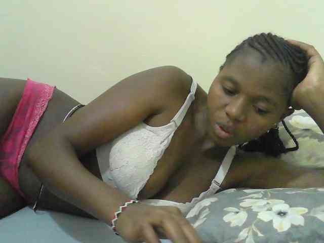 Mystiq-Ella webcam
