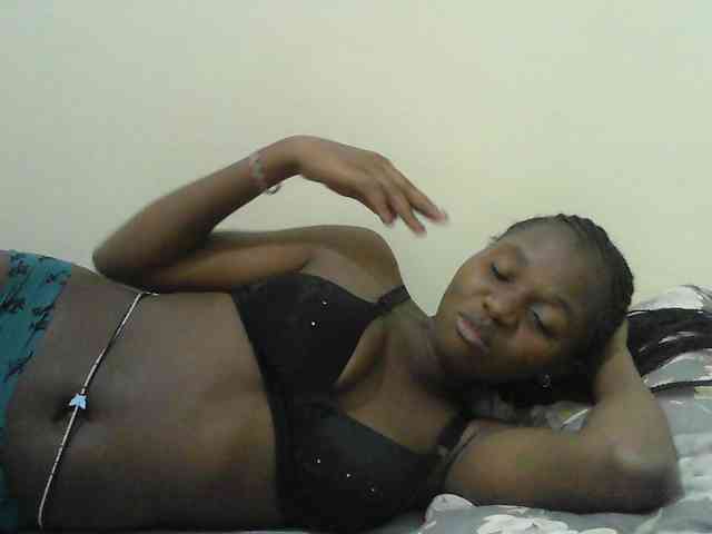Mystiq-Ella Live Webcam on BongaCams