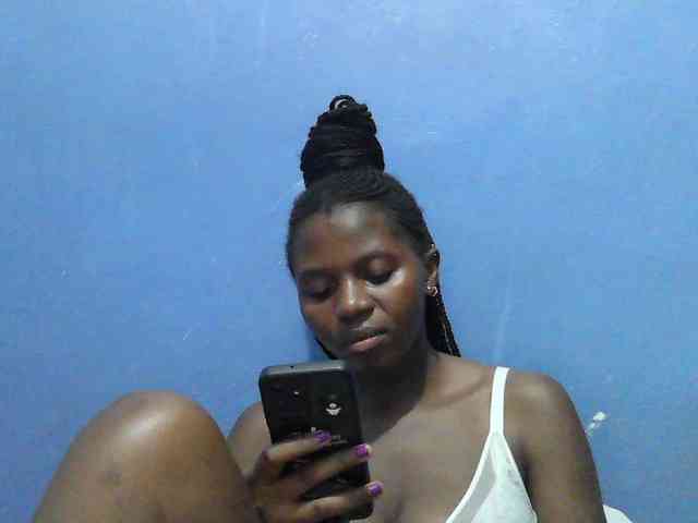 Mystiq-Ella webcam