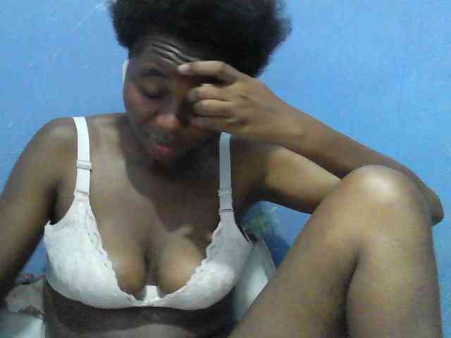 Mystiq-Ella webcam