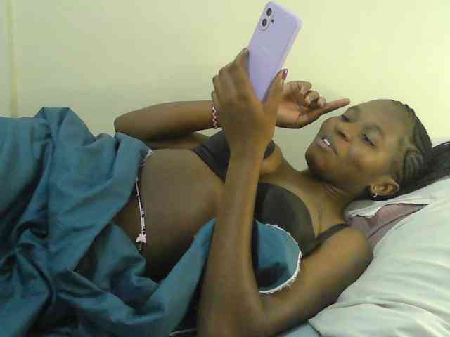 Mystiq-Ella webcam