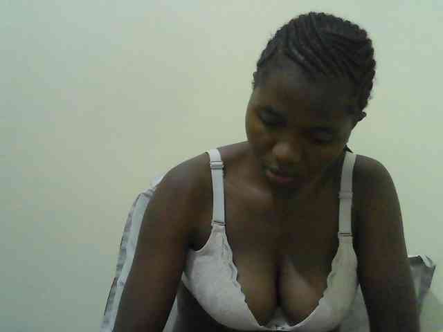 Mystiq-Ella webcam