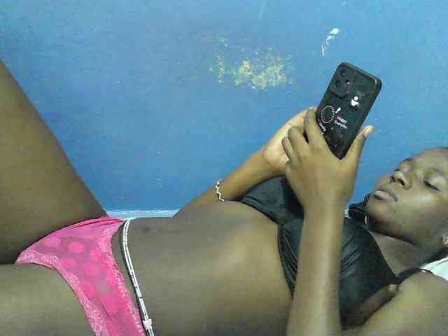 Mystiq-Ella webcam